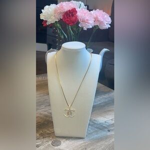 Gold Pendant Necklace